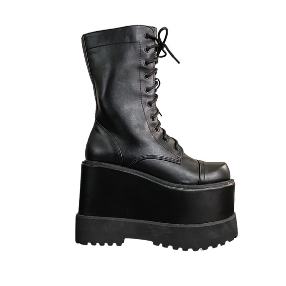 Dolls Kill Shoes - Lemon Drop NWOT’s platform cyber Y2K gothic grunge lace up boots *finicky zipper